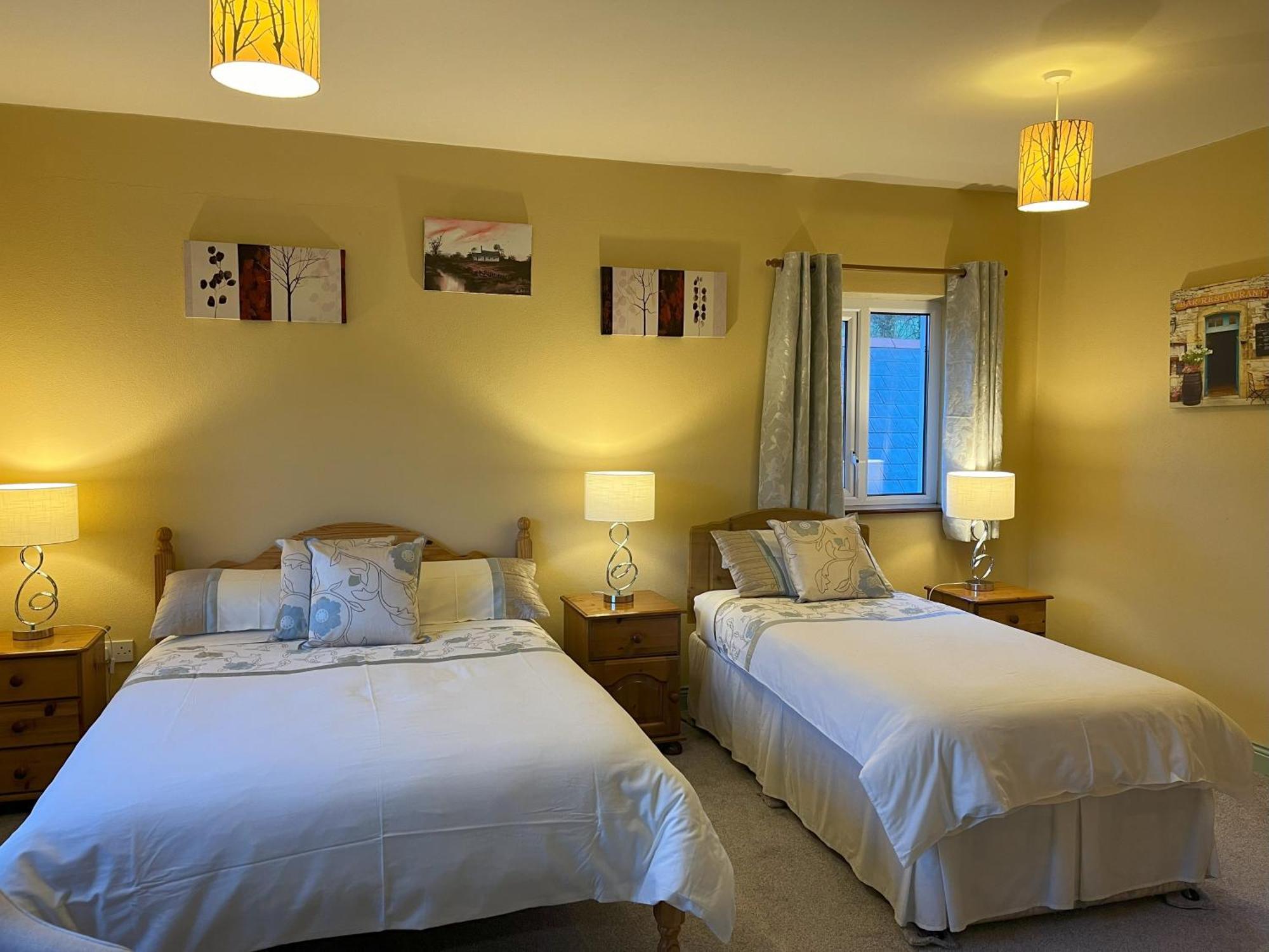 Pk Lodge Bed And Breakfast Skibbereen Exteriör bild