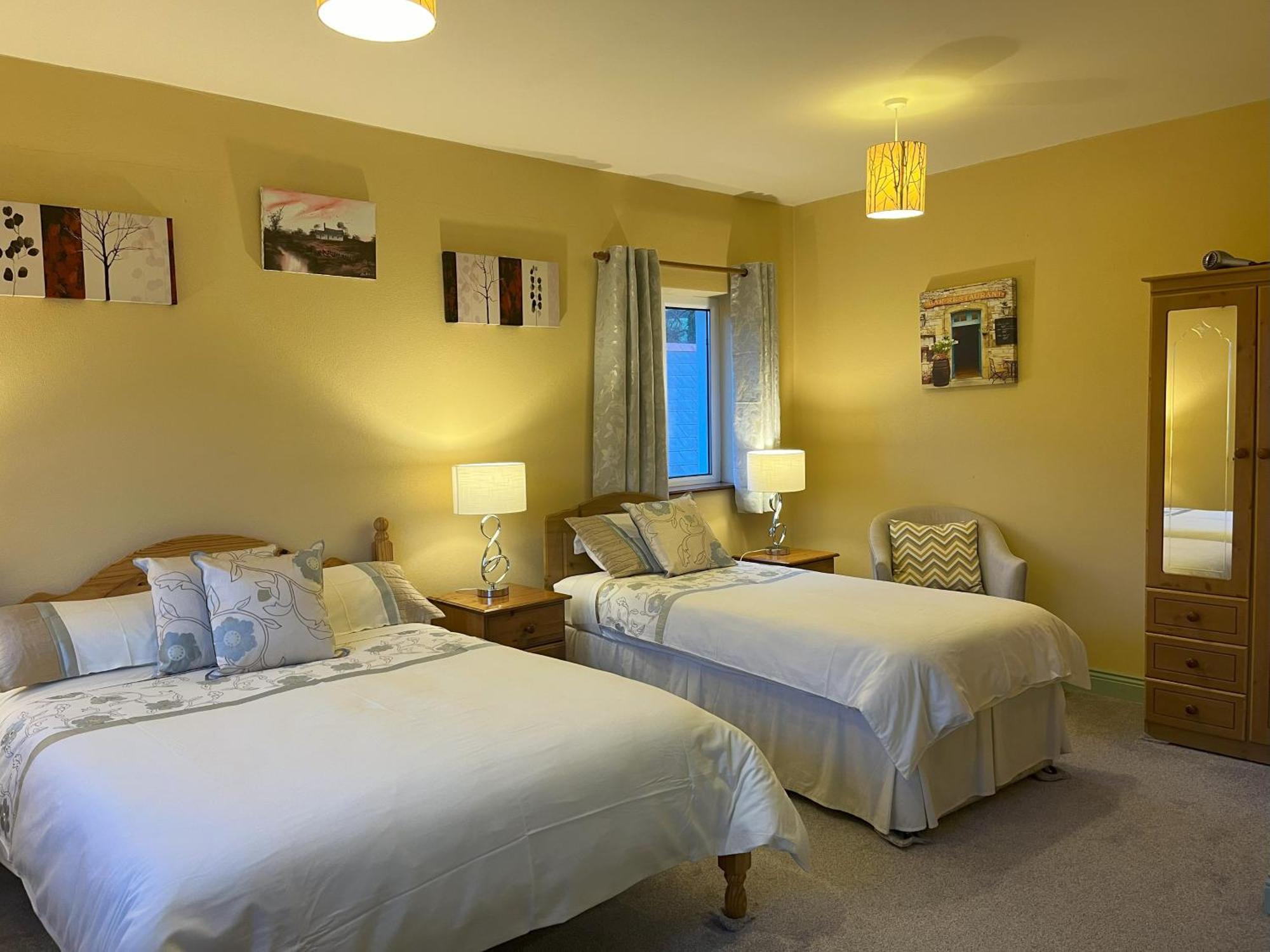 Pk Lodge Bed And Breakfast Skibbereen Exteriör bild