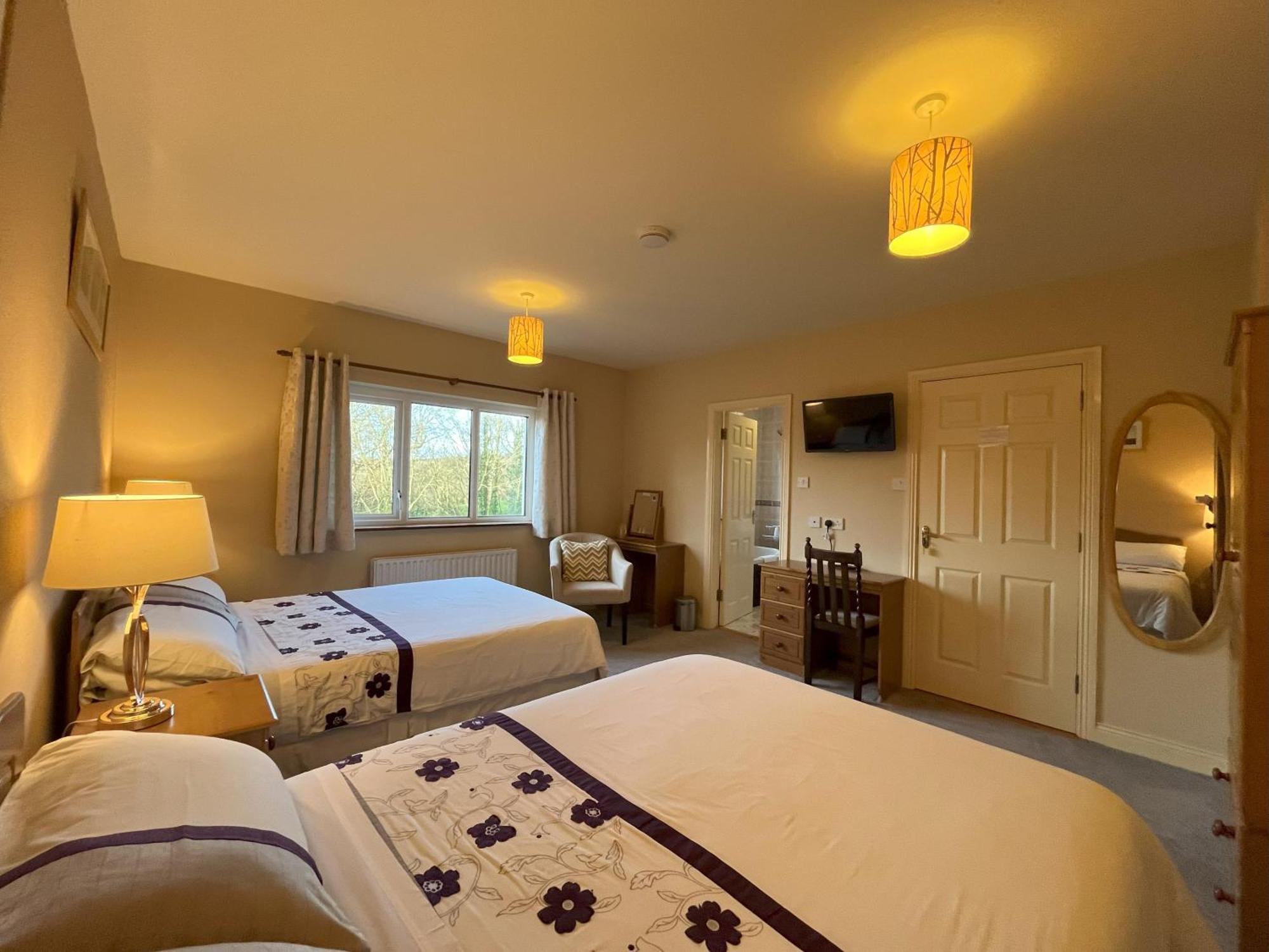 Pk Lodge Bed And Breakfast Skibbereen Exteriör bild