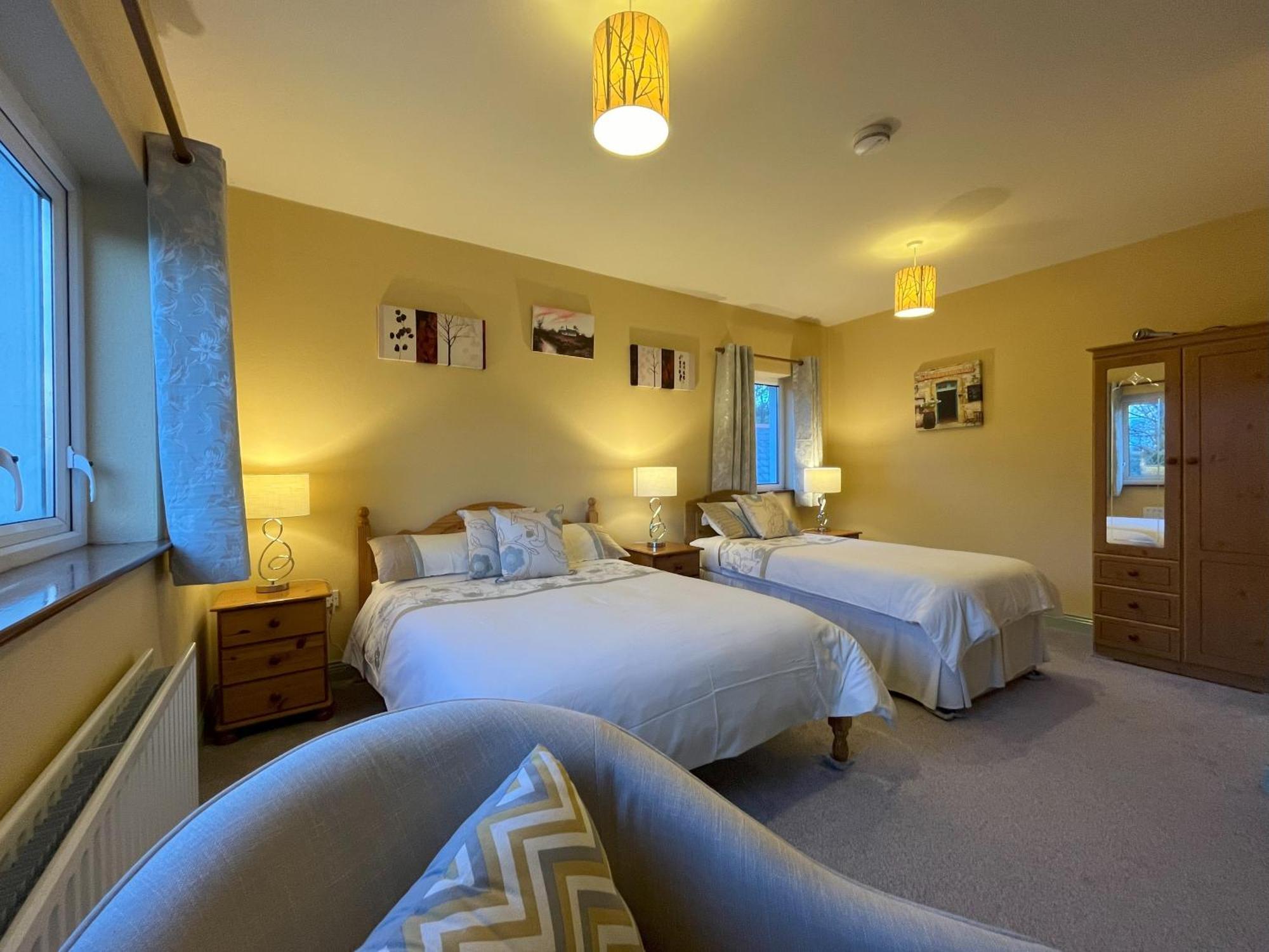 Pk Lodge Bed And Breakfast Skibbereen Exteriör bild