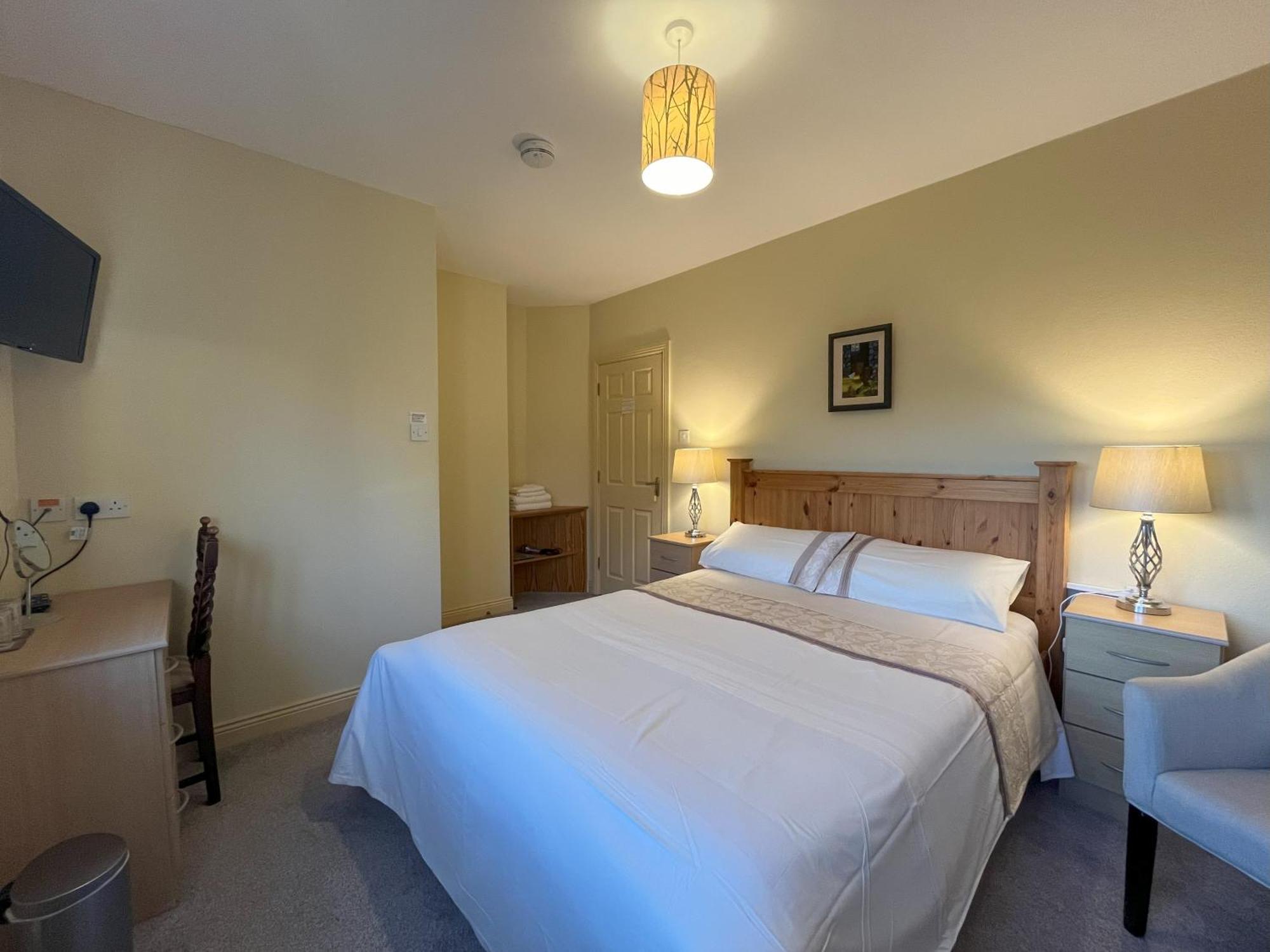 Pk Lodge Bed And Breakfast Skibbereen Exteriör bild