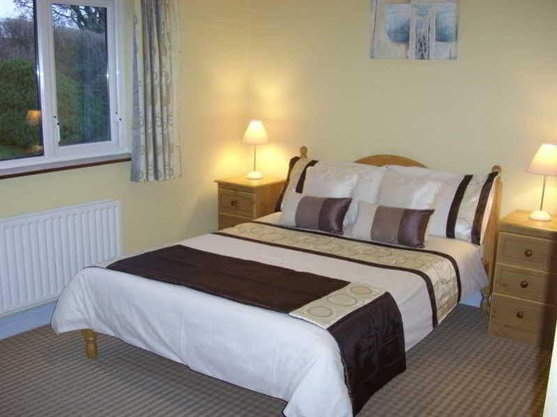Pk Lodge Bed And Breakfast Skibbereen Exteriör bild